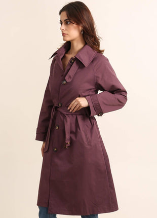 Gabardina larga con cuello camisero