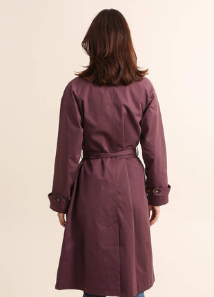 Gabardina larga con cuello camisero