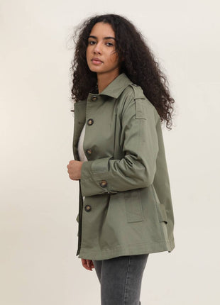 Gabardina corta Attrait